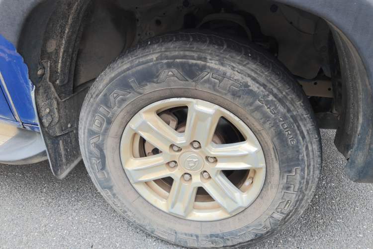 Used SAIC MAXUS T60 2017 2.8T Diesel Manual Two-Wheel Drive High-Ride Comfort Plus Long-Body Emission Standard V Right Front Wheel Hub