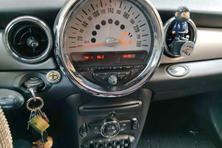 Used MINI MINI 2011 1.6L COOPER Fun
