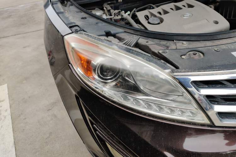 Used GAC Trumpchi GS5 2014 2.0L Automatic Two-Wheel Drive Anniversary Value Edition Right Front Headlight