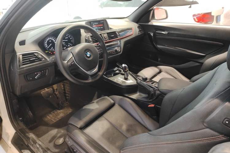 Used BMW 2 Series (Import) 2019 225i Convertible Coupe Sports Design Package
