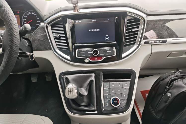 Used JAC Refine M4 2016 2.0L Manual Luxury Version