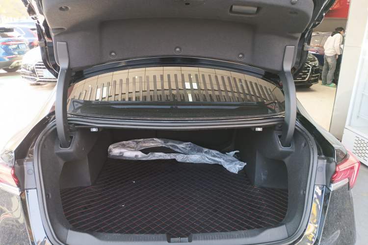 Used Buick LaCrosse 2023 Restyled 25T Cross-Country Edition
