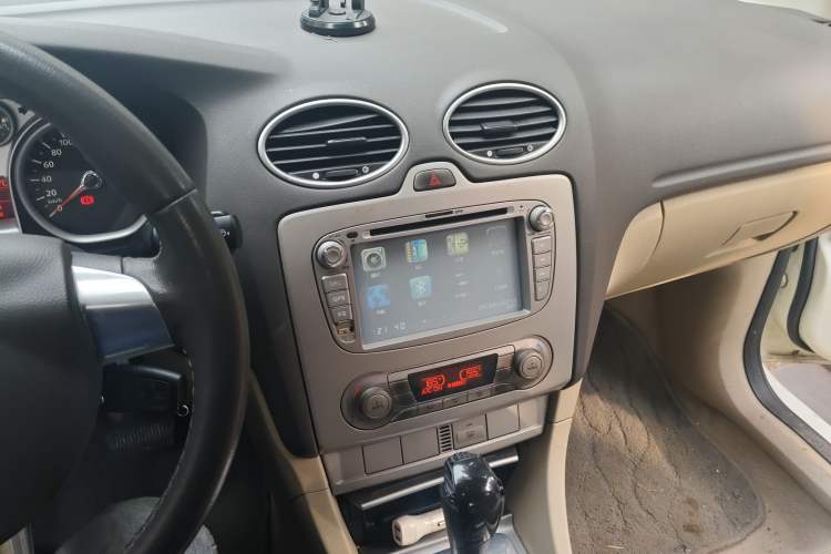 Used Ford Focus 2013 Hatchback Classic 1.8L Automatic Fashion Edition
