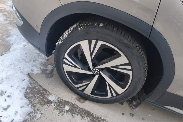 Used Volkswagen ID.6 CROZZ 2022 Long-Range PRO Edition Right Rear Wheel Hub