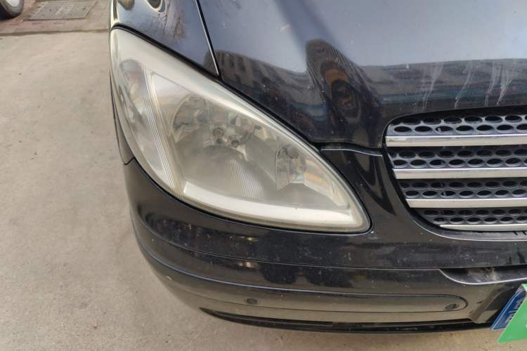 Used Mercedes-Benz Viano 2010 2.5L Prestige Edition Right Front Headlight