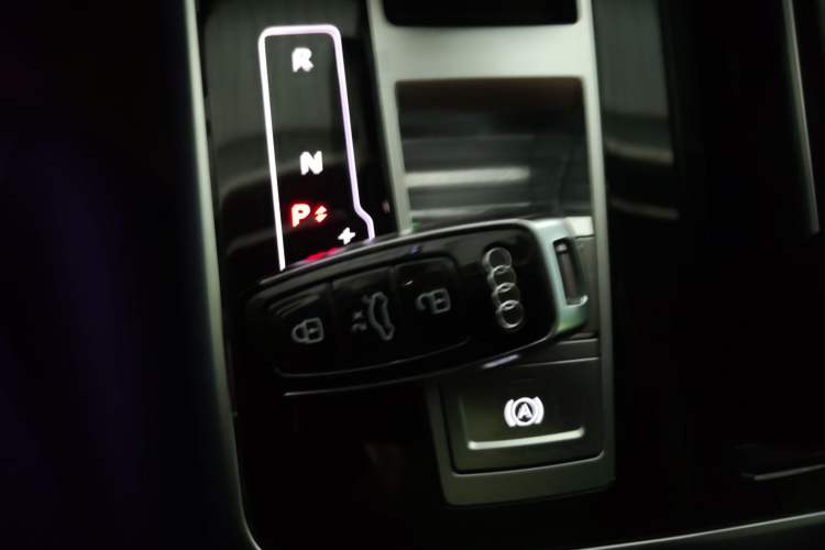 Used Audi Q7 2021 55 TFSI quattro S line Sport model

