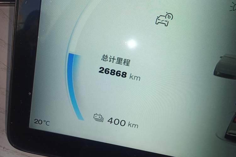 Used Volvo EM90 2025 Ultra Six-Seater Odometer Close Up