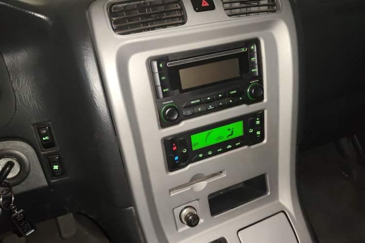 Used Jinbei Grace 2008 2.4L Prestige Luxury (Long Wheelbase) 9-Seater 4RB2