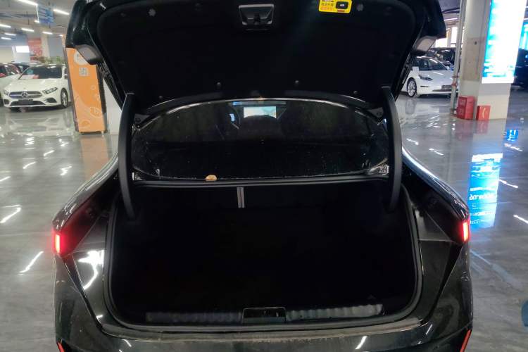 Used Lynk & Co 07 2024 EM-P 126 Long-Range Halo