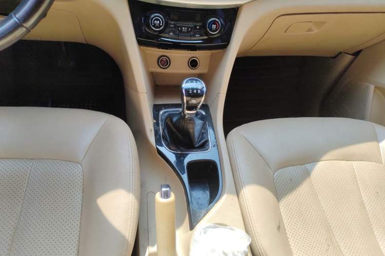 Used Baojun 730 2016 1.5L Manual Luxury Edition 7 Seats