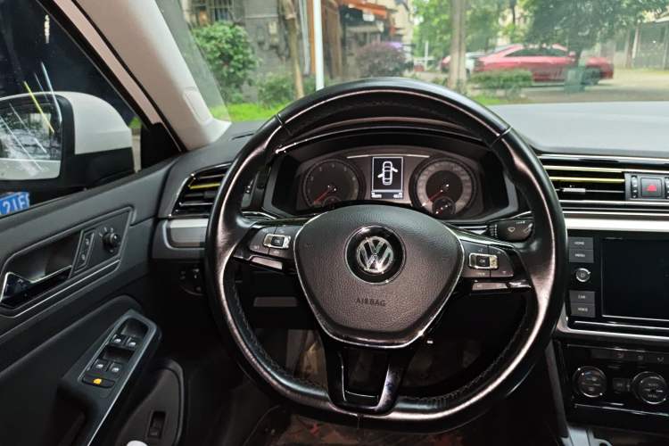 Used Volkswagen Lamando 2019 280TSI DSG Comfort Edition China VI standard
