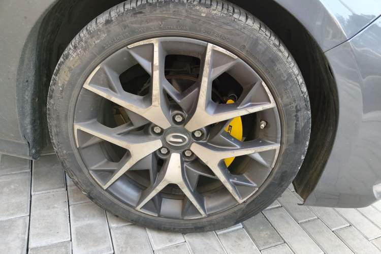 Used GAC Trumpchi EMPOW 2021 270T DCT J15 Version Right Front Wheel Hub