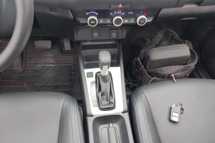 Used Honda Fit 2022 1.5L CVT Trendy Sunroof Edition Gear Lever