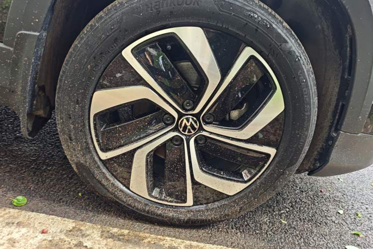 Used Volkswagen Tharu 2024 300TSI Two-Wheel-Drive Moonlight Edition
