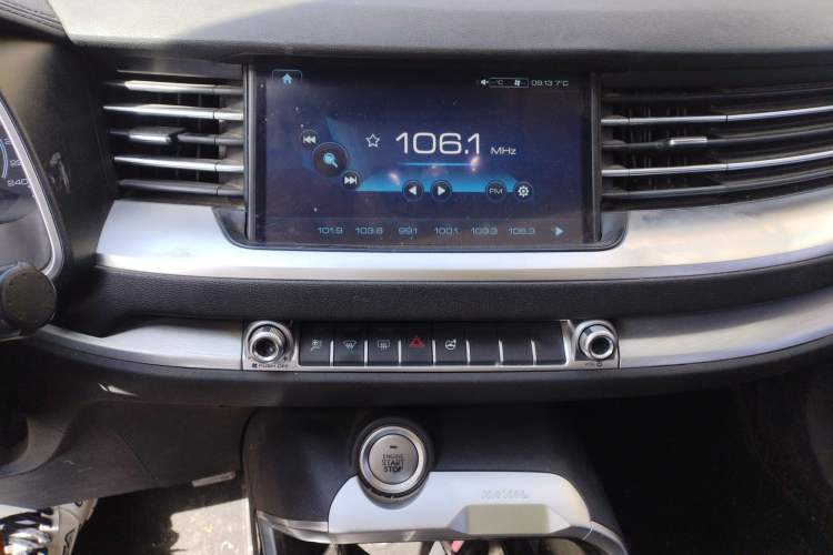 Used Haval H6 2017 Blue Label 2.0T Automatic Two-Wheel Drive Luxury Model Audio And AC Panel