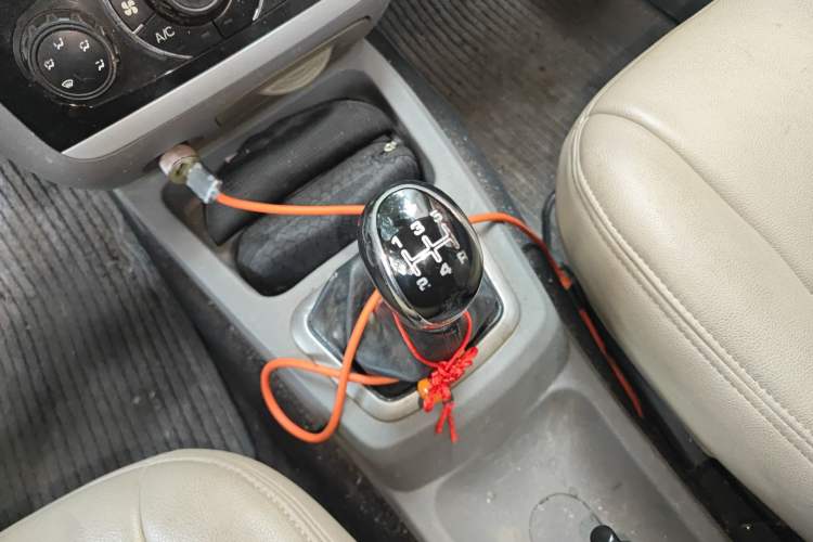 Used BAIC Weiwang M20 2014 1.5L Basic Version BJ415B Gear Lever