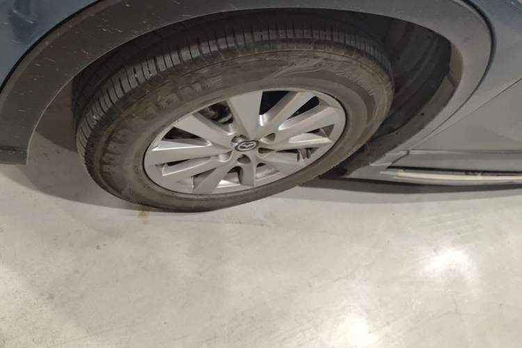 Used Mazda CX-5 2015 2.0L Automatic Two-Wheel Drive Urban Version Left Front Wheel Hub