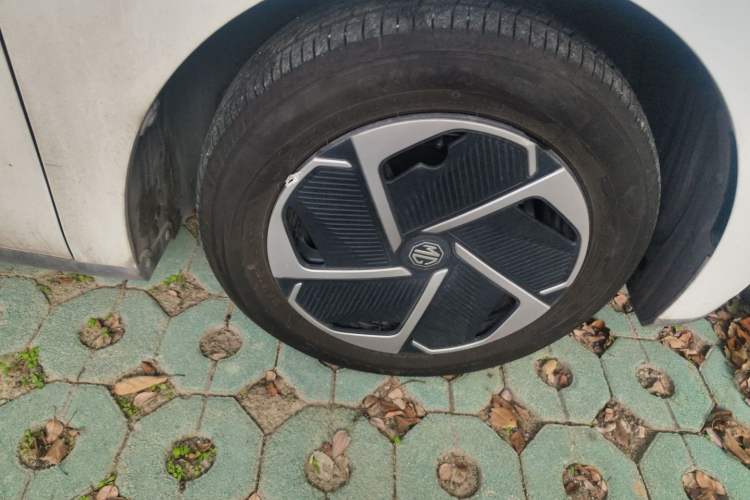 Used MG 4 EV 2026 Model 437 Composed Edition Right Front Wheel Hub