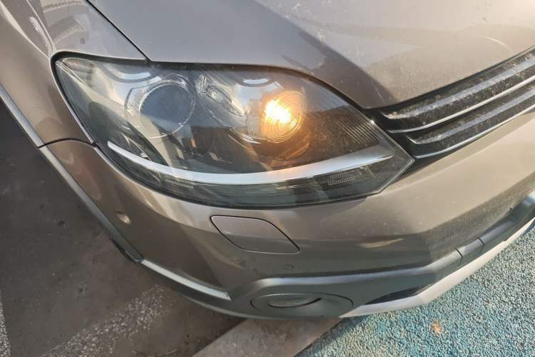 Used Volkswagen Golf 2011 1.4TSI Cross Golf
