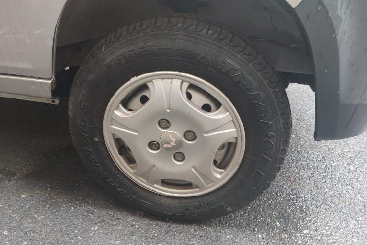 Used Wuling Zhiguang 2023 1.5L Utility Version with Enclosed Windows 2 Seats