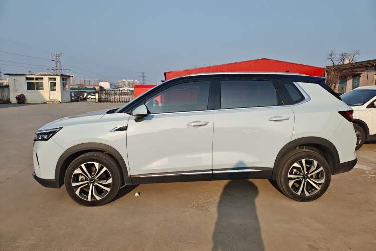 Used Wuling Asta 2022 2.0L DHT Electric-Speed Version
