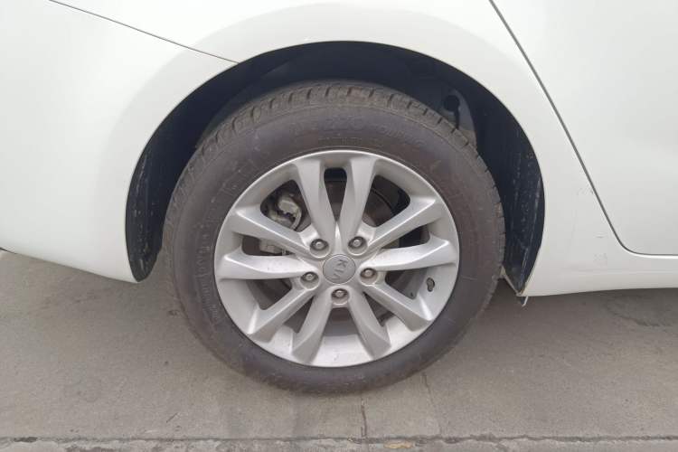 Used Kia K3 2017 1.6L Automatic 15th Anniversary Special Edition GLS Right Rear Wheel Hub