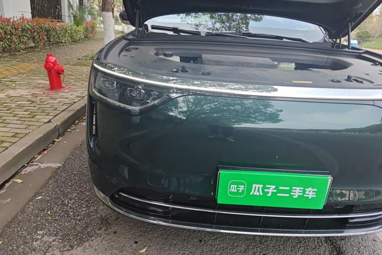 Used Hima AITO M8 2025 Extended-Range Max Version 37 kWh 6-Seater Right Front Headlight