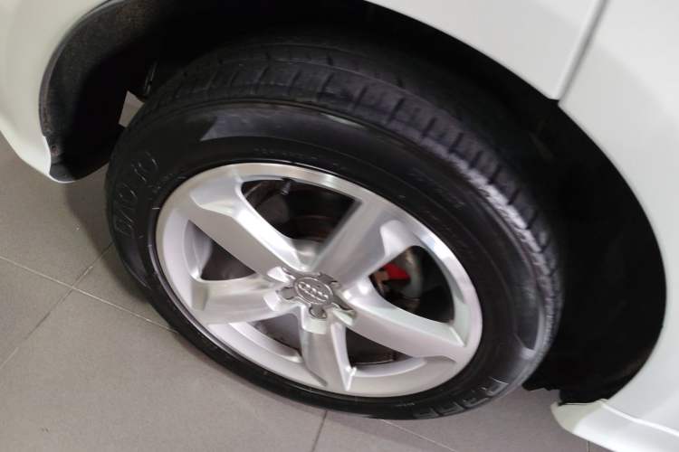 Used Audi Q5 2017 Plus 40 TFSI Ambition Model
