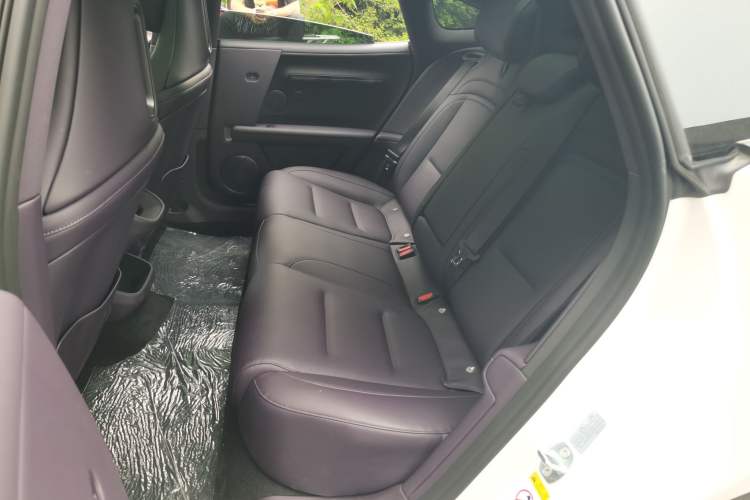 Used Avatr 06 2025 Ultra Pure Electric Edition Left Rear Seat