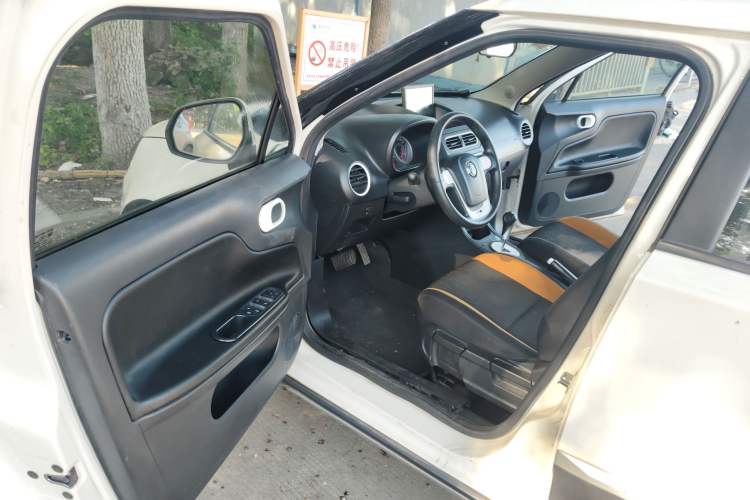 Used MG 3SW 2015 1.5L AMT Elite Model
