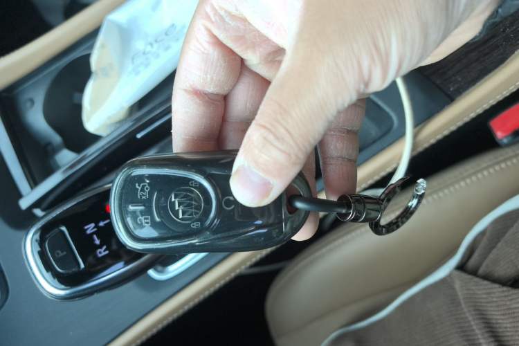 Used Buick LaCrosse 2018 28T Luxury Model Vehicle Key