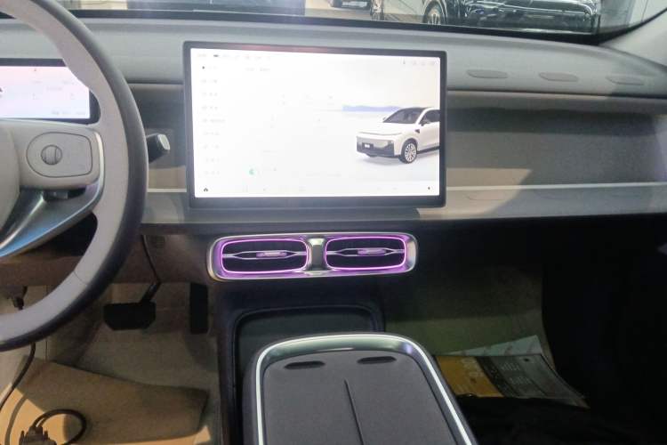 Used Leapmotor B10 2025 510 Joyful Edition Audio And AC Panel