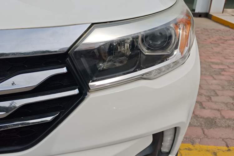 Used GAC Trumpchi GS4 2017 235T Automatic Two-Wheel Drive Elite Edition Left Front Headlight