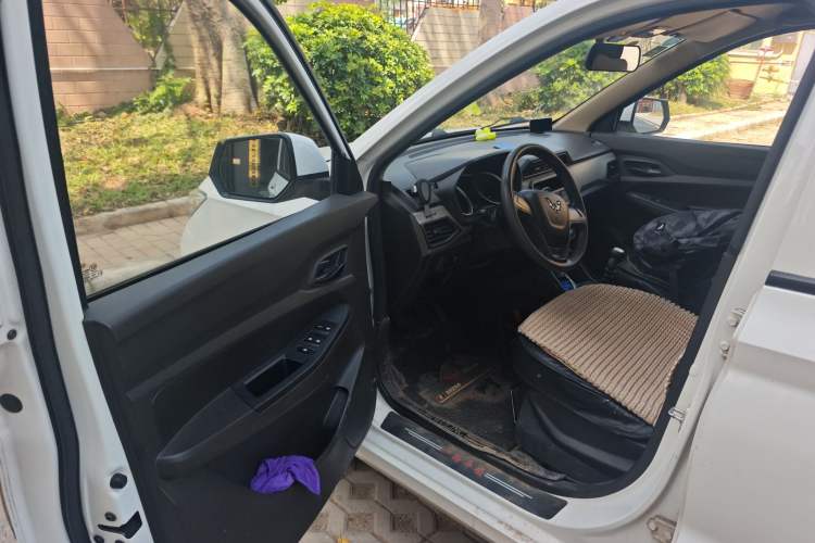 Used Wuling Hongguang 2019 1.5L S Standard Version China VI LAR
