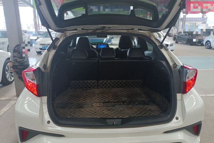 Used Toyota C-HR 2018 2.0L Leading with Sunroof China VI Standard
