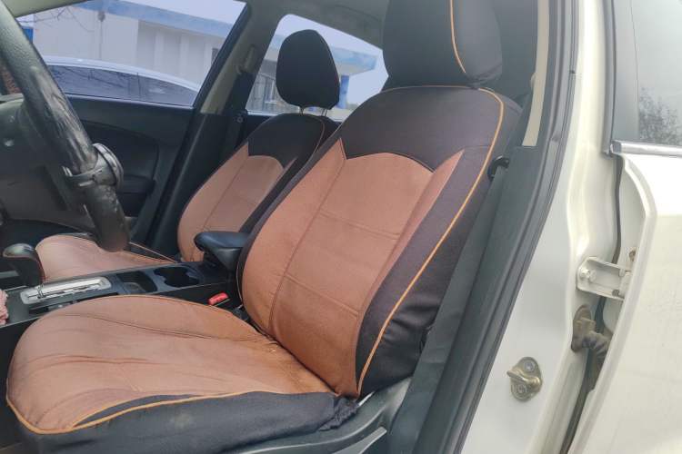 Used Bestune X80 2013 2.0L automatic comfort version
