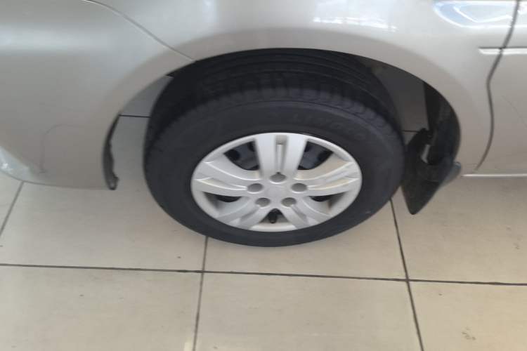 Used FORTHING Lingzhi 2023 M5L 1.6L Base Model 7 Seats