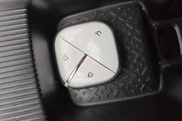 Used Wuling Bingo PLUS 2024 330 km Range Five-Seater Version