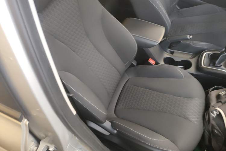 Used Roewe i5 2020 1.5L Manual 4G Connect Luxury Edition
