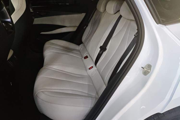 Used BYD Seal 06 New Energy 2024 DM-i 80KM Luxury Model
