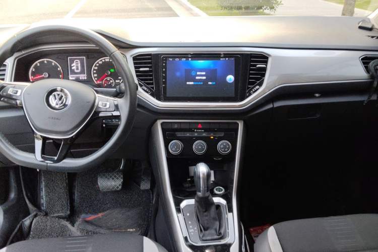 Used Volkswagen T-ROC 2018 230TSI DSG Two-Wheel Drive Advanced Version China V Standard