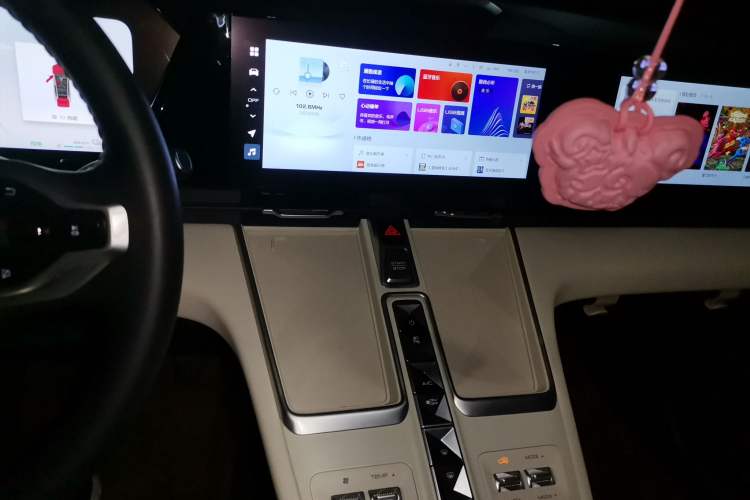 Used Haval Fierce Dragon Max 2023 1.5L Hi4 105 Four-Wheel Drive Elite Edition Audio And AC Panel