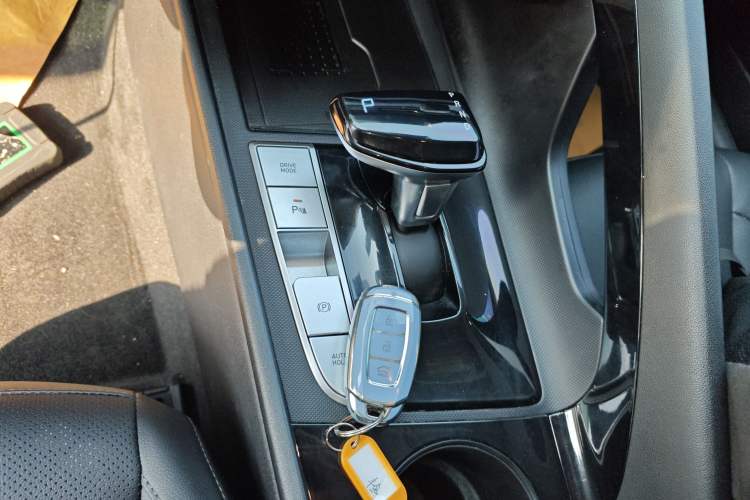 Used Hyundai Elantra 2023 1.5L CVT LUX Prestige Edition