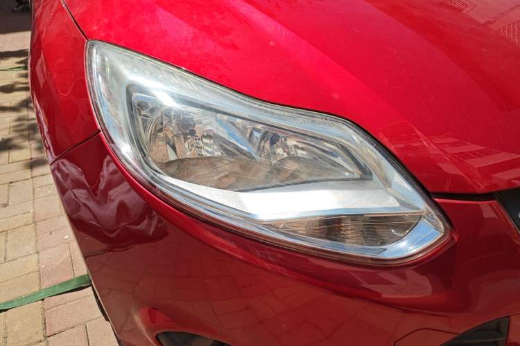 Used Ford Focus 2012 Hatchback 1.6L Automatic Comfort Model Right Front Headlight