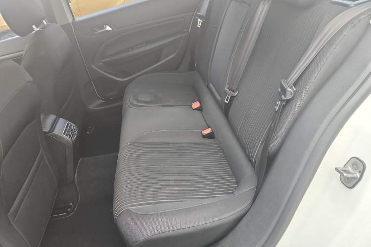 Used Peugeot 408 2014 1.8L Automatic Luxury Edition
