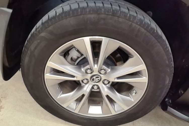 Used Toyota Highlander 2017 2.0T Two-Wheel Drive Elite Version 7 Seats