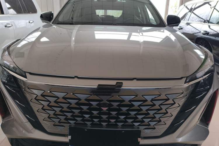 Used CHANGAN OSHAN Z6 2023 Blue Whale 1.5T DCT Smart Edition