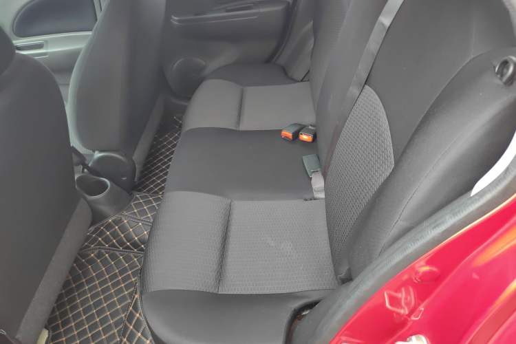 Used Nissan March 2010 1.5L Automatic Easy-Style Version