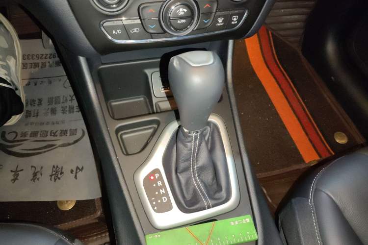 Used Jeep Cherokee 2020 2.0L Two-Wheel Drive Classic Sports Edition