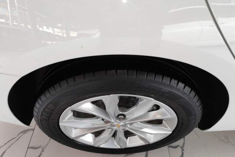 Used Chevrolet Malibu XL 2022 535T Automatic Sport Edition Right Rear Wheel Hub